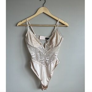 DYNAMITE | Beige Satin Lace Bodysuit (size small)